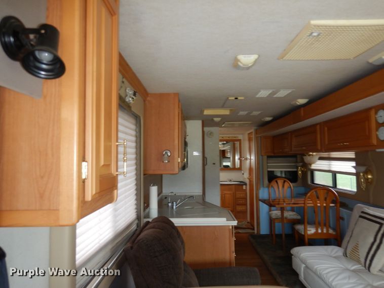 image for item DN1514 2000 Freightliner Fleetwood Discovery  RV