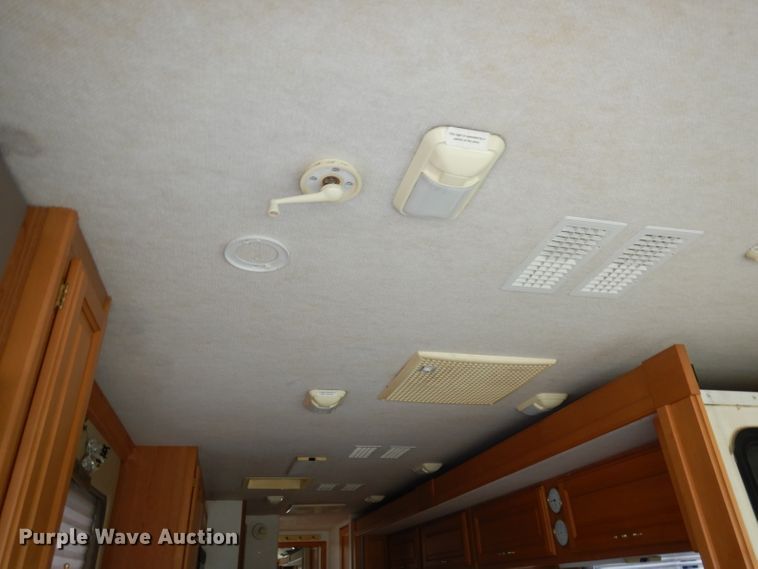 image for item DN1514 2000 Freightliner Fleetwood Discovery  RV