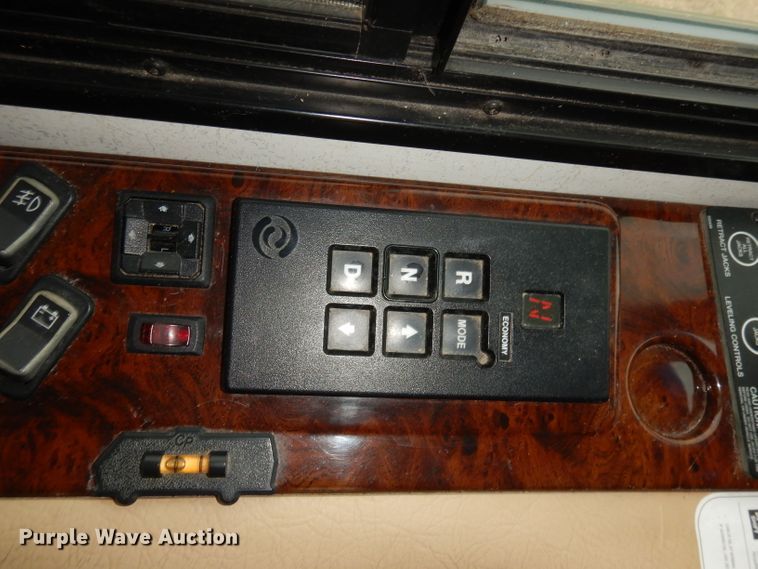 image for item DN1514 2000 Freightliner Fleetwood Discovery  RV