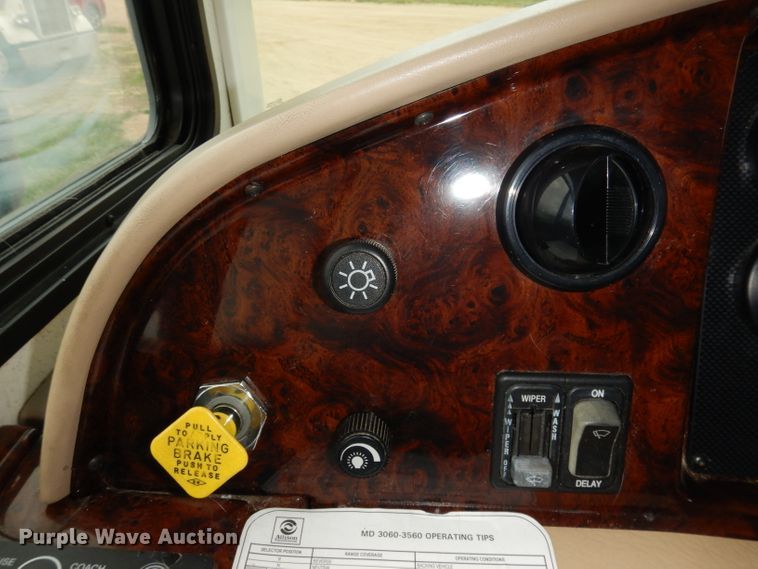 image for item DN1514 2000 Freightliner Fleetwood Discovery  RV