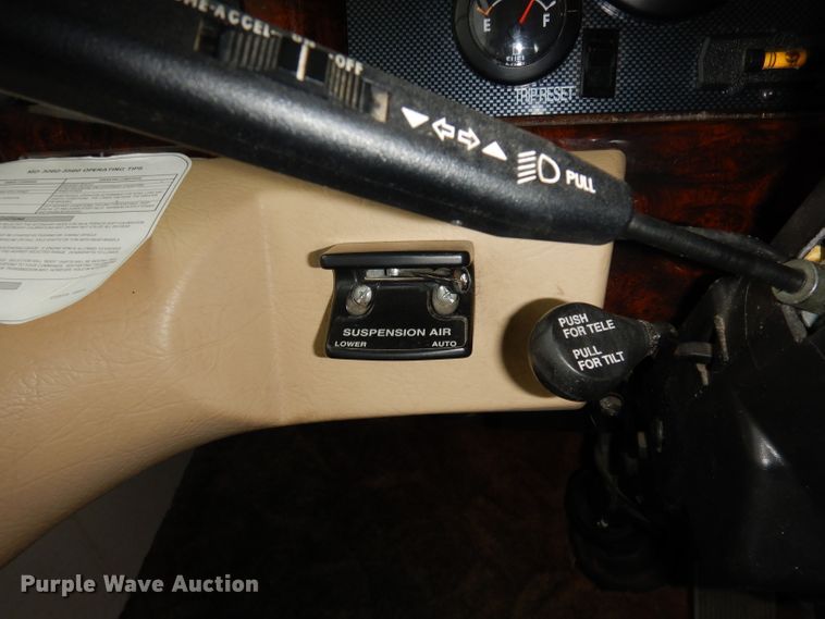 image for item DN1514 2000 Freightliner Fleetwood Discovery  RV