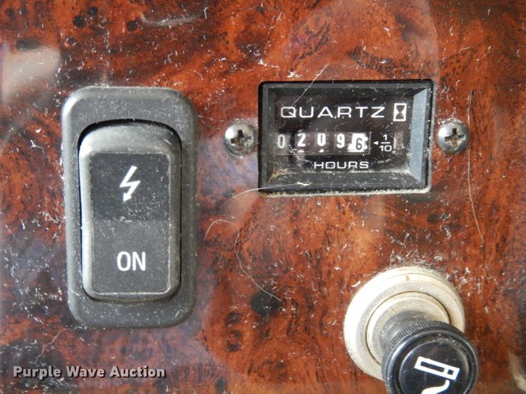 image for item DN1514 2000 Freightliner Fleetwood Discovery  RV