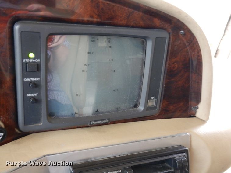 image for item DN1514 2000 Freightliner Fleetwood Discovery  RV