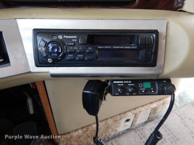 image for item DN1514 2000 Freightliner Fleetwood Discovery  RV