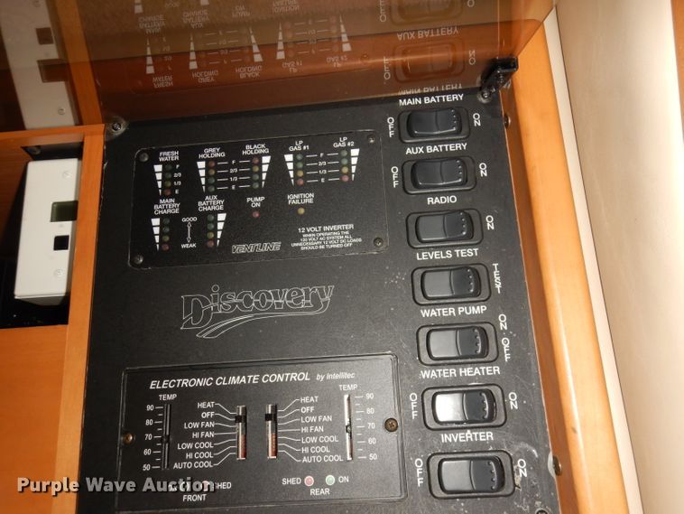 image for item DN1514 2000 Freightliner Fleetwood Discovery  RV