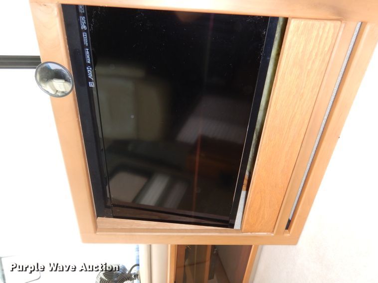 image for item DN1514 2000 Freightliner Fleetwood Discovery  RV