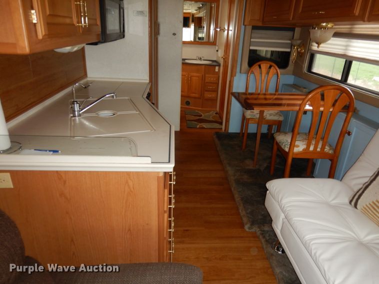 image for item DN1514 2000 Freightliner Fleetwood Discovery  RV