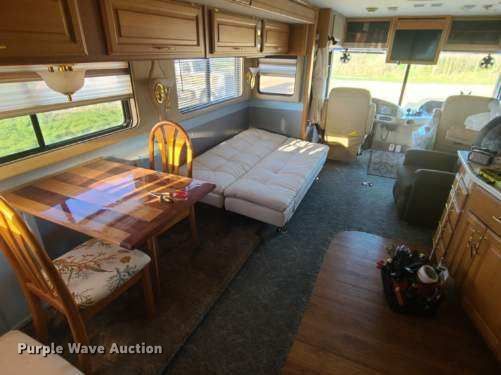 image for item DN1514 2000 Freightliner Fleetwood Discovery  RV