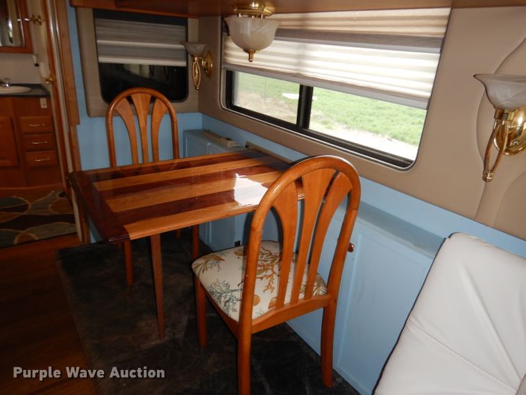 image for item DN1514 2000 Freightliner Fleetwood Discovery  RV