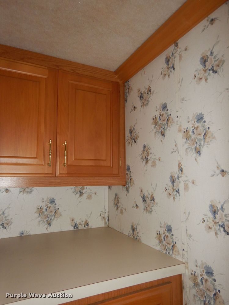 image for item DN1514 2000 Freightliner Fleetwood Discovery  RV