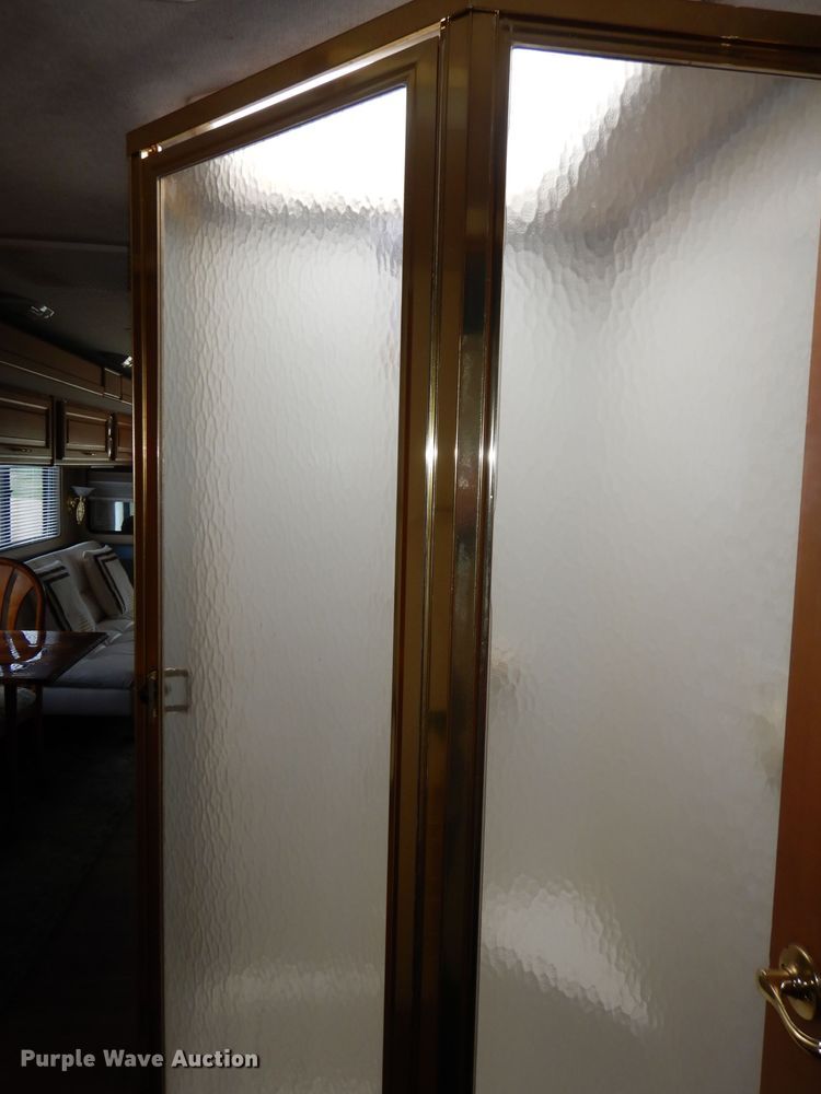 image for item DN1514 2000 Freightliner Fleetwood Discovery  RV