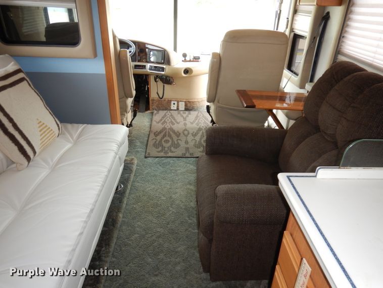 image for item DN1514 2000 Freightliner Fleetwood Discovery  RV