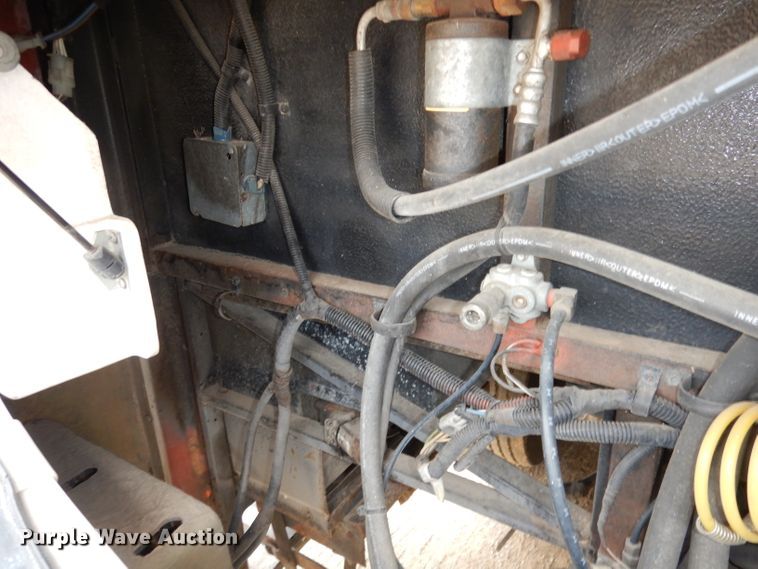 image for item DN1514 2000 Freightliner Fleetwood Discovery  RV