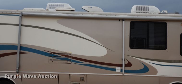image for item DN1514 2000 Freightliner Fleetwood Discovery  RV