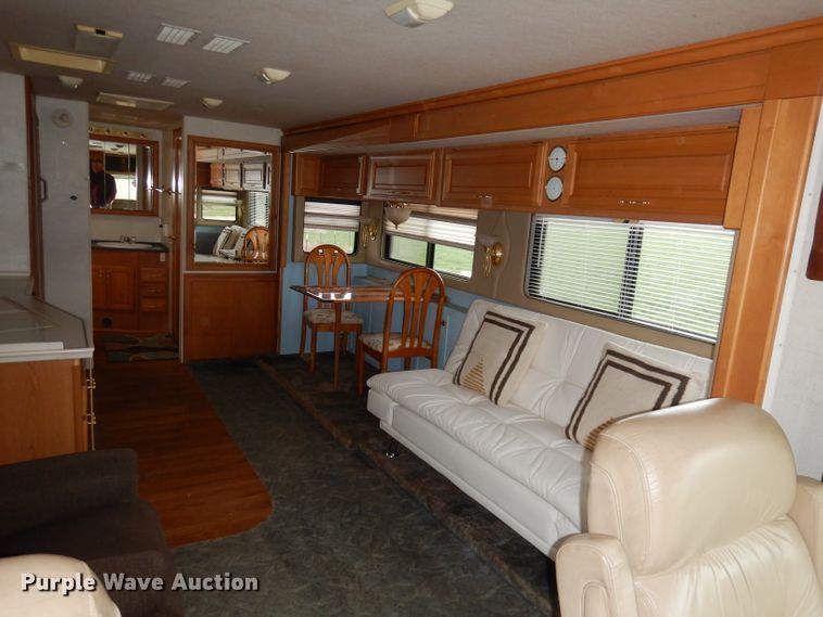 image for item DN1514 2000 Freightliner Fleetwood Discovery  RV