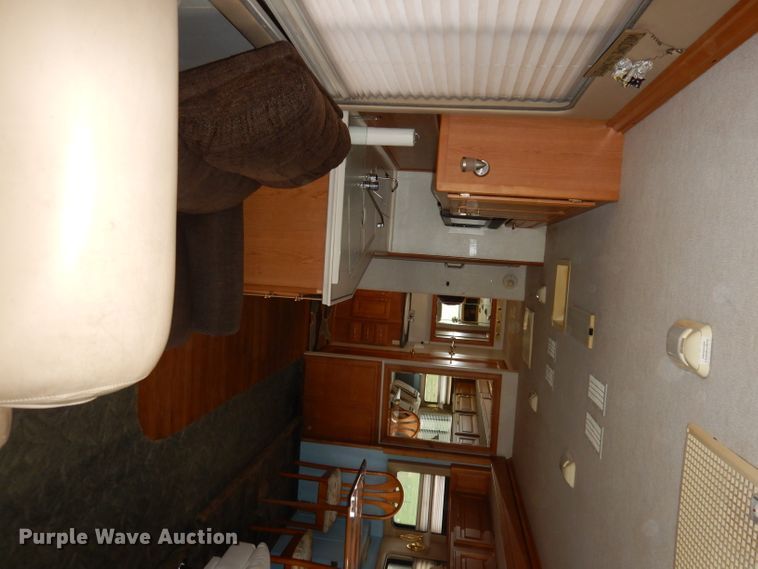 image for item DN1514 2000 Freightliner Fleetwood Discovery  RV