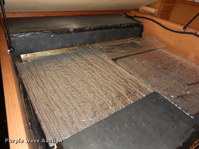 image for item DN1514 2000 Freightliner Fleetwood Discovery  RV