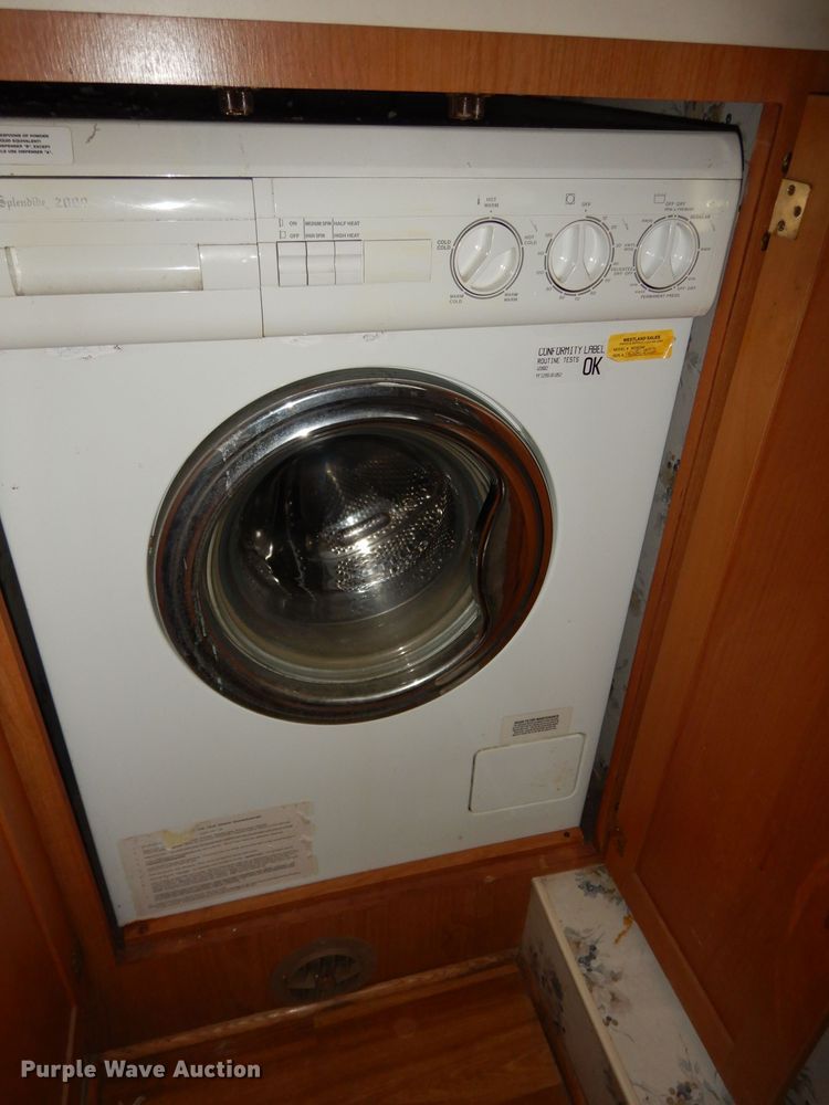 image for item DN1514 2000 Freightliner Fleetwood Discovery  RV