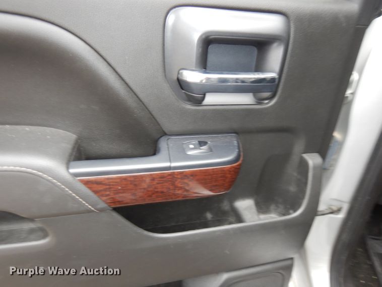 image for item DN1521 2017 GMC Sierra 1500  Crew Cab pickup truck