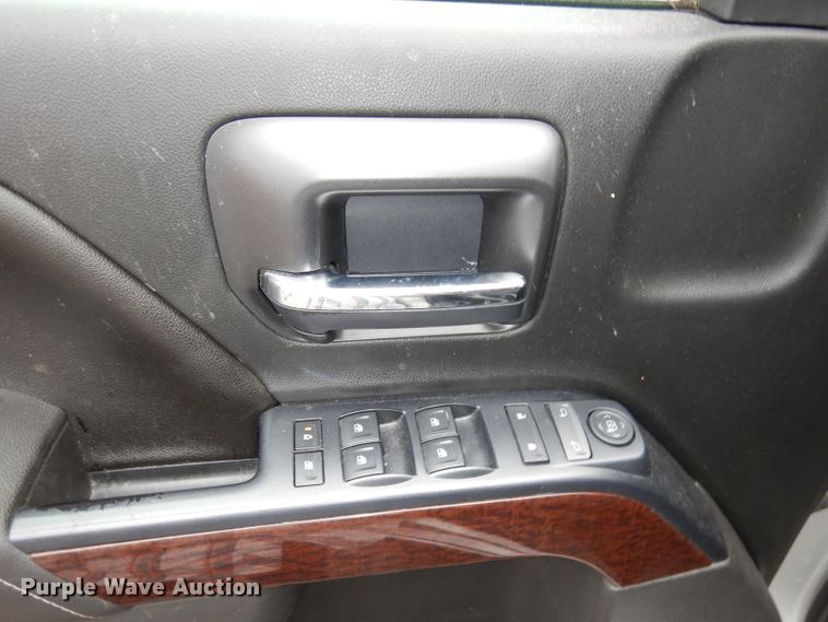 image for item DN1521 2017 GMC Sierra 1500  Crew Cab pickup truck