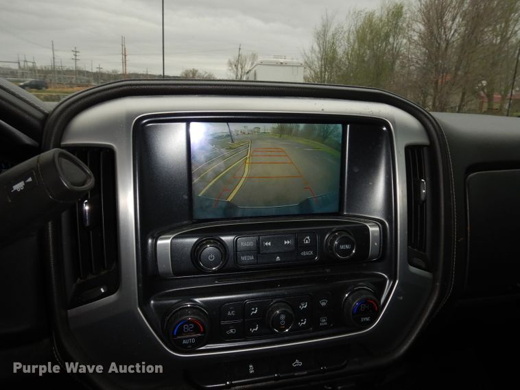 image for item DN1521 2017 GMC Sierra 1500  Crew Cab pickup truck