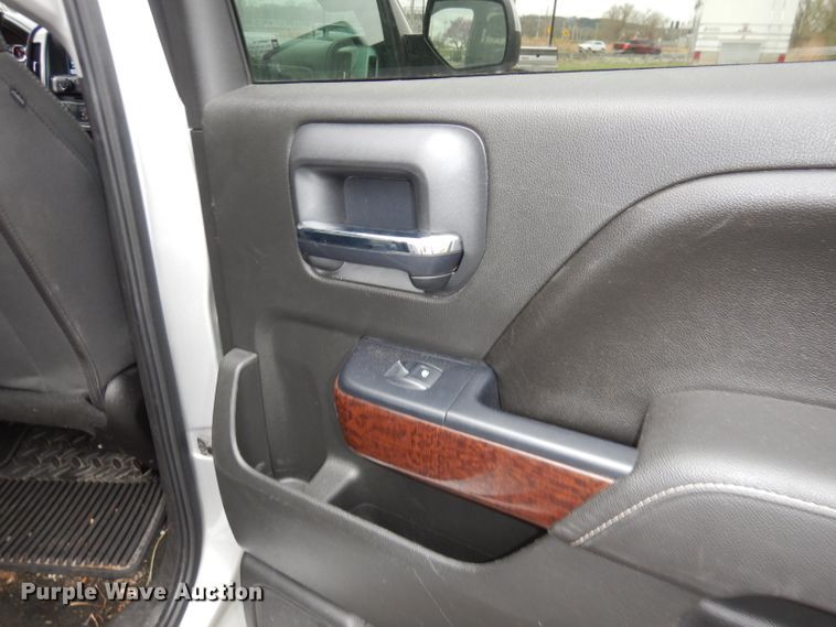 image for item DN1521 2017 GMC Sierra 1500  Crew Cab pickup truck