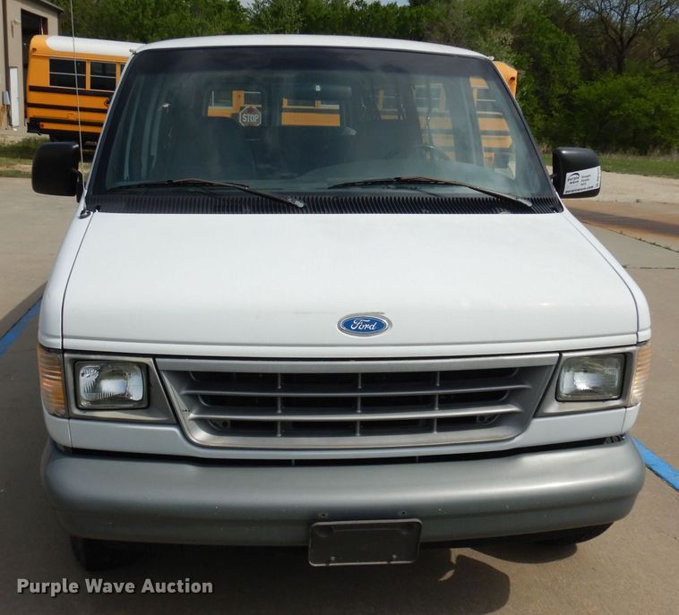 image for item DN1543 1996 Ford Club Wagon  van