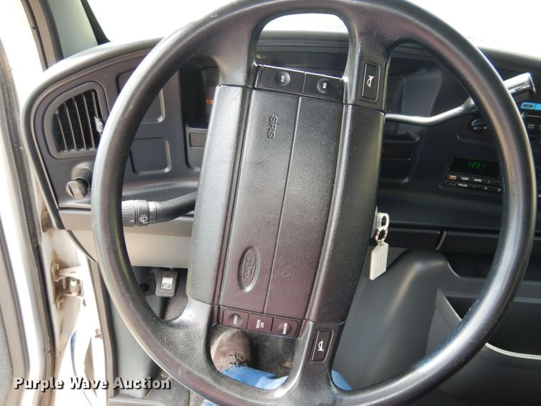 image for item DN1543 1996 Ford Club Wagon  van