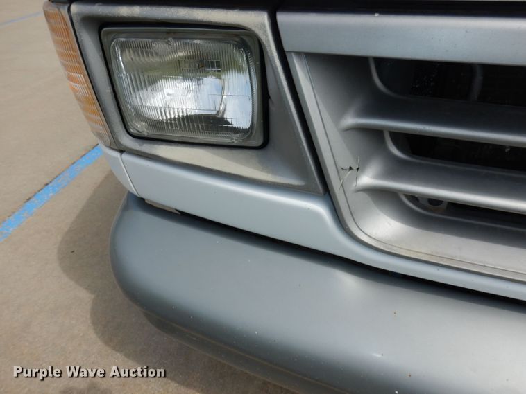 image for item DN1543 1996 Ford Club Wagon  van