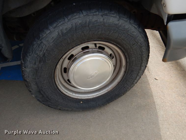 image for item DN1543 1996 Ford Club Wagon  van