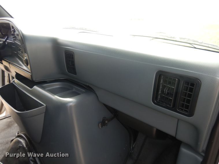 image for item DN1543 1996 Ford Club Wagon  van