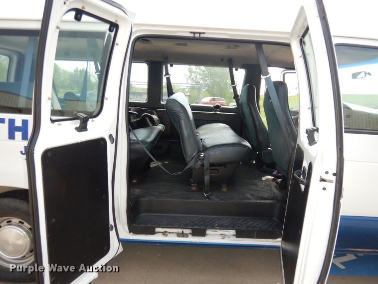 image for item DN1543 1996 Ford Club Wagon  van