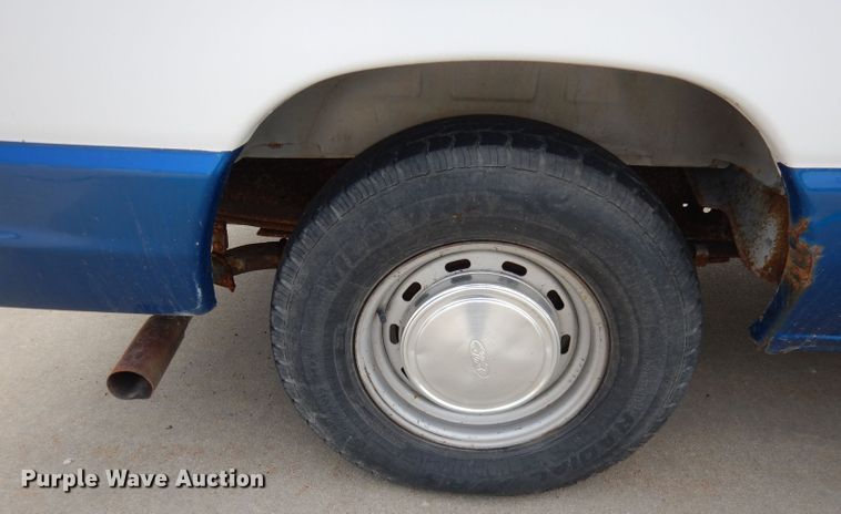 image for item DN1543 1996 Ford Club Wagon  van