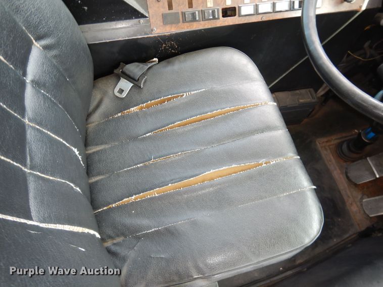 image for item DN1544 1993 International Genesis  school bus