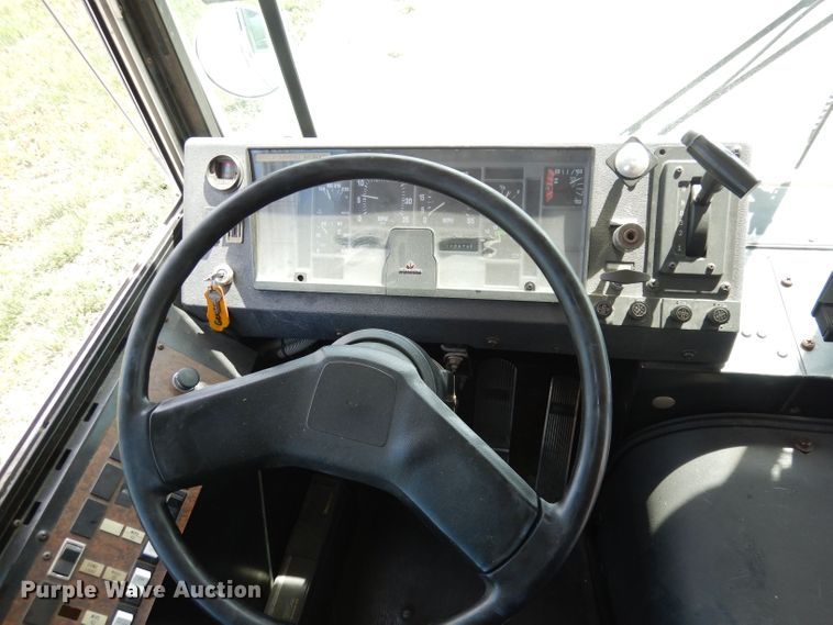 image for item DN1544 1993 International Genesis  school bus