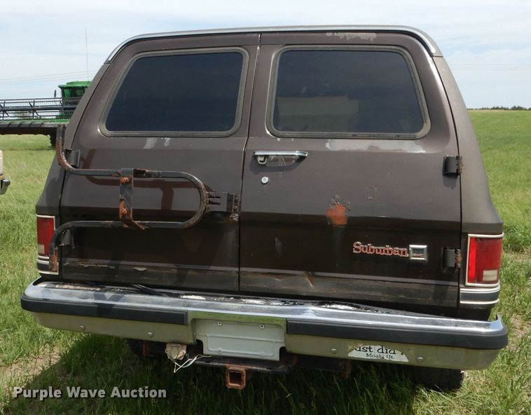 image for item DN1551 1986 GMC Suburban 2500  SUV