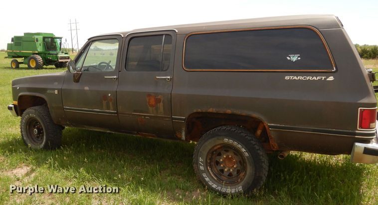 image for item DN1551 1986 GMC Suburban 2500  SUV