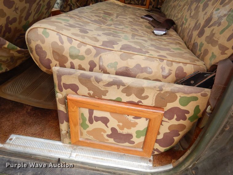 image for item DN1551 1986 GMC Suburban 2500  SUV