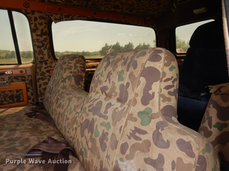 image for item DN1551 1986 GMC Suburban 2500  SUV