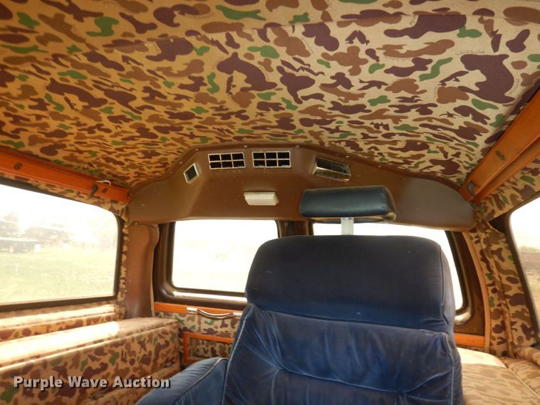 image for item DN1551 1986 GMC Suburban 2500  SUV