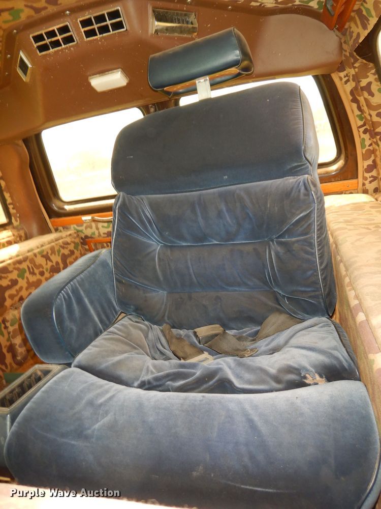 image for item DN1551 1986 GMC Suburban 2500  SUV