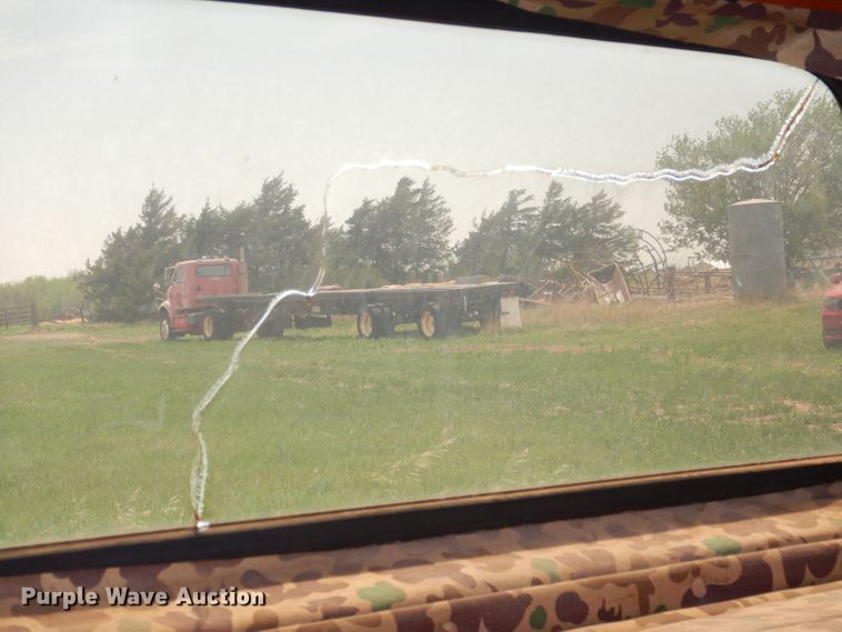 image for item DN1551 1986 GMC Suburban 2500  SUV