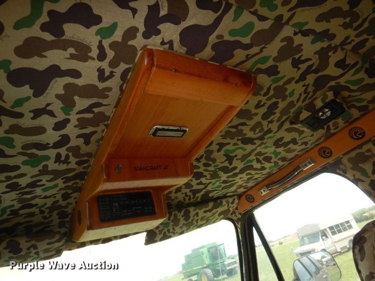 image for item DN1551 1986 GMC Suburban 2500  SUV