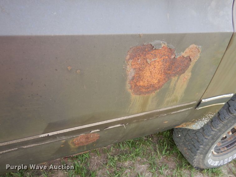 image for item DN1551 1986 GMC Suburban 2500  SUV