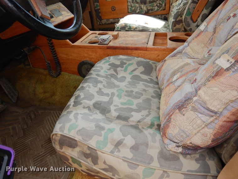 image for item DN1551 1986 GMC Suburban 2500  SUV