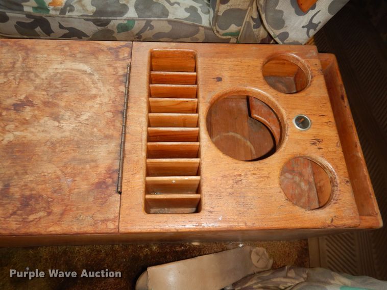 image for item DN1551 1986 GMC Suburban 2500  SUV