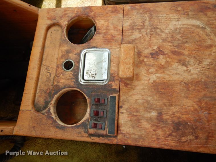 image for item DN1551 1986 GMC Suburban 2500  SUV