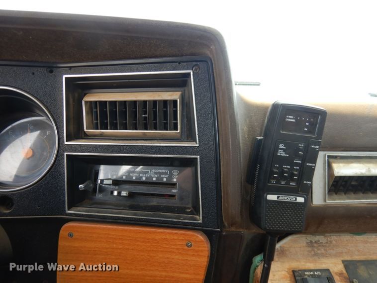 image for item DN1551 1986 GMC Suburban 2500  SUV