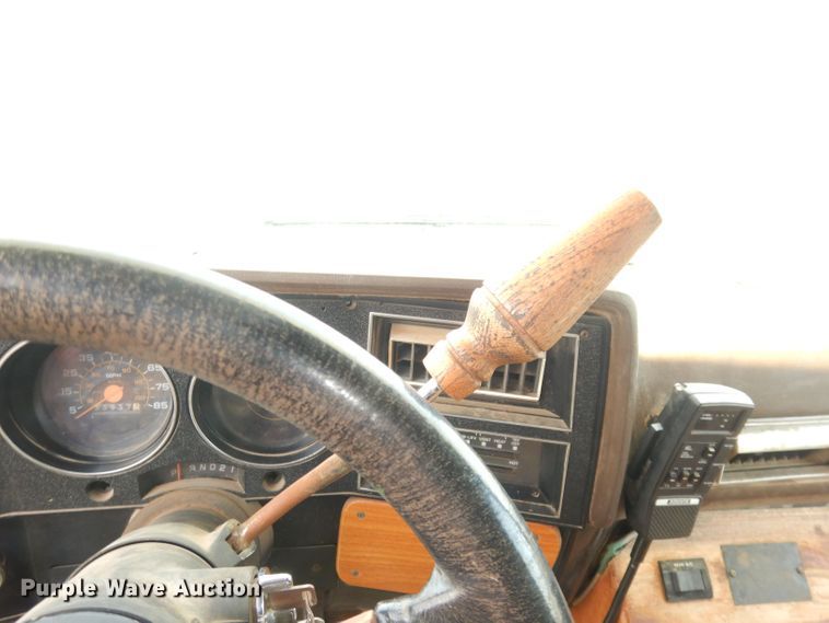 image for item DN1551 1986 GMC Suburban 2500  SUV