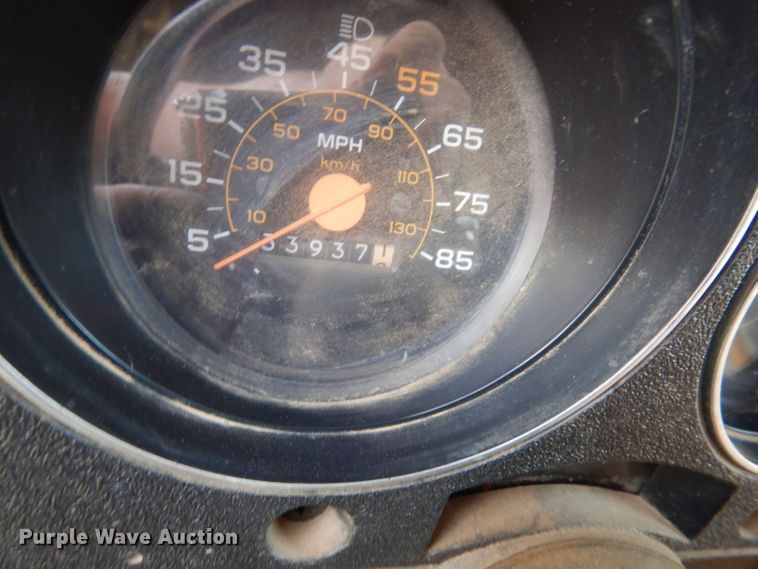 image for item DN1551 1986 GMC Suburban 2500  SUV